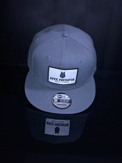 New Era 9FIFTY White on charcoal